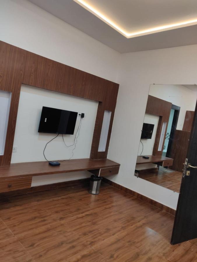 Hotel Virasat By Bookingcare Chhatarpur ภายนอก รูปภาพ