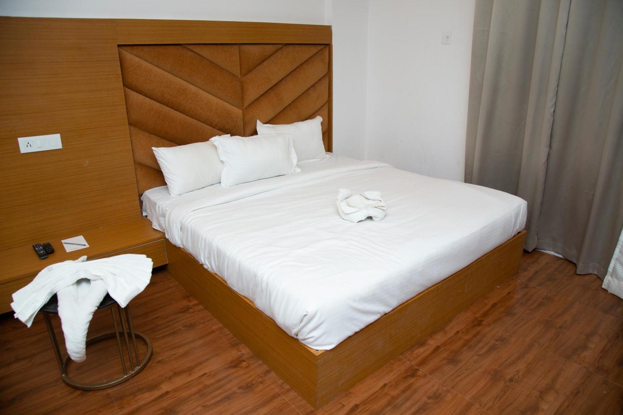 Hotel Virasat By Bookingcare Chhatarpur ภายนอก รูปภาพ