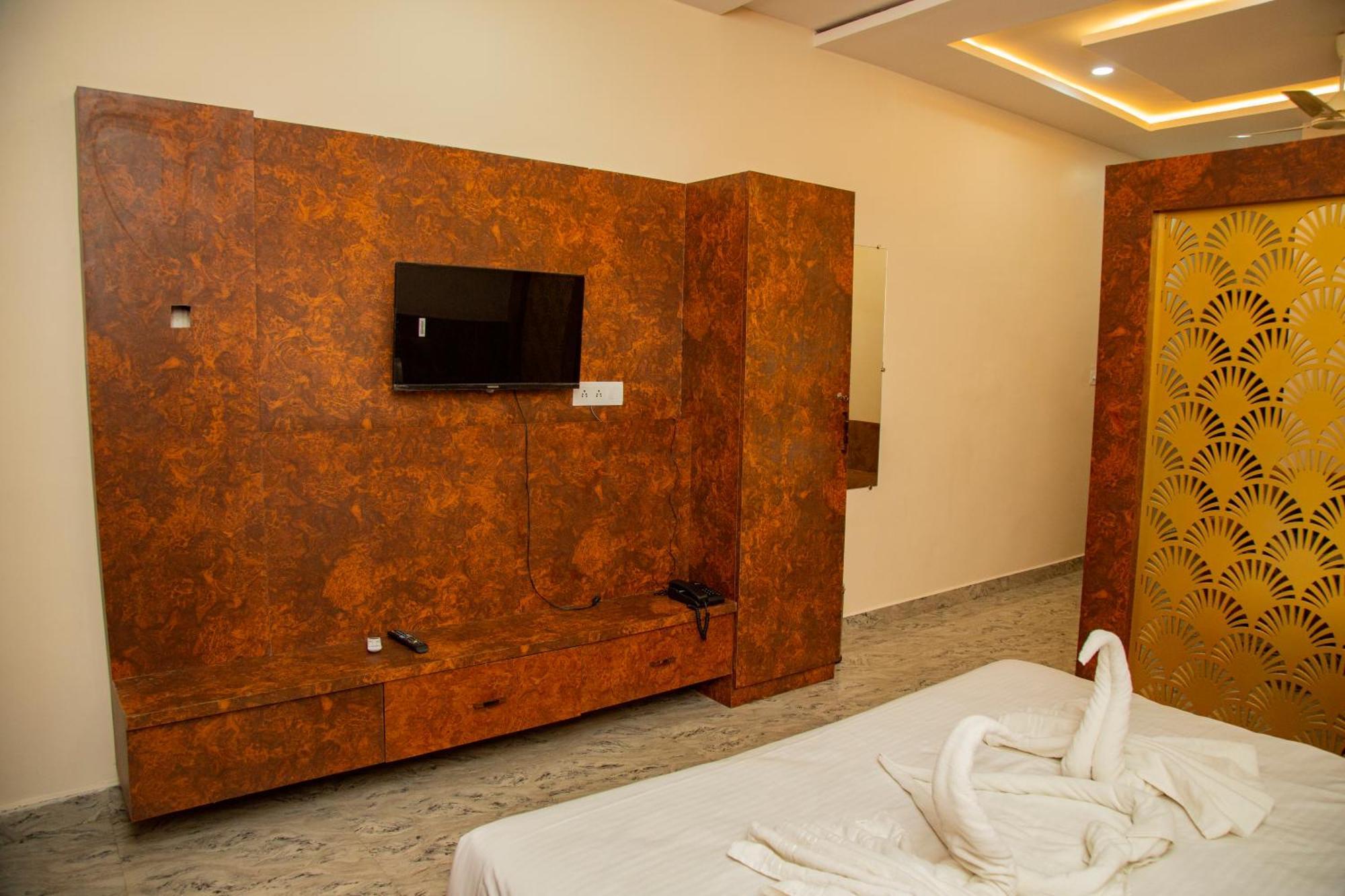 Hotel Virasat By Bookingcare Chhatarpur ภายนอก รูปภาพ